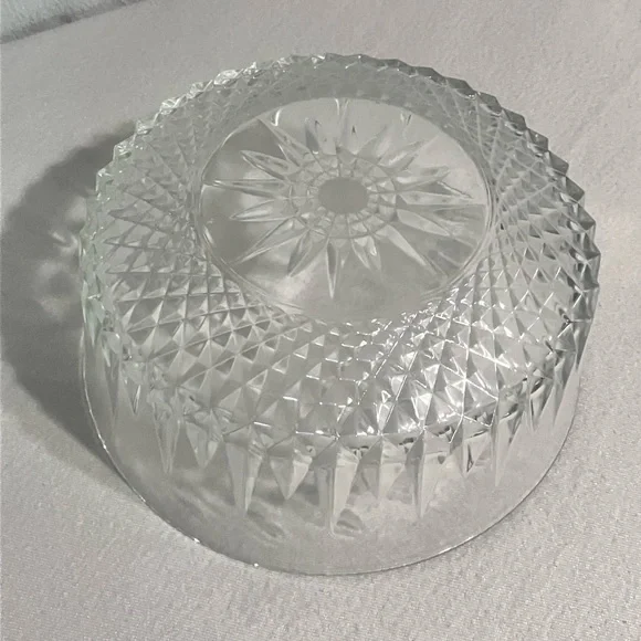 Arocroc Crystal salad bowls 8 and. 9 in  starburst pattern - Picture 4 of 8